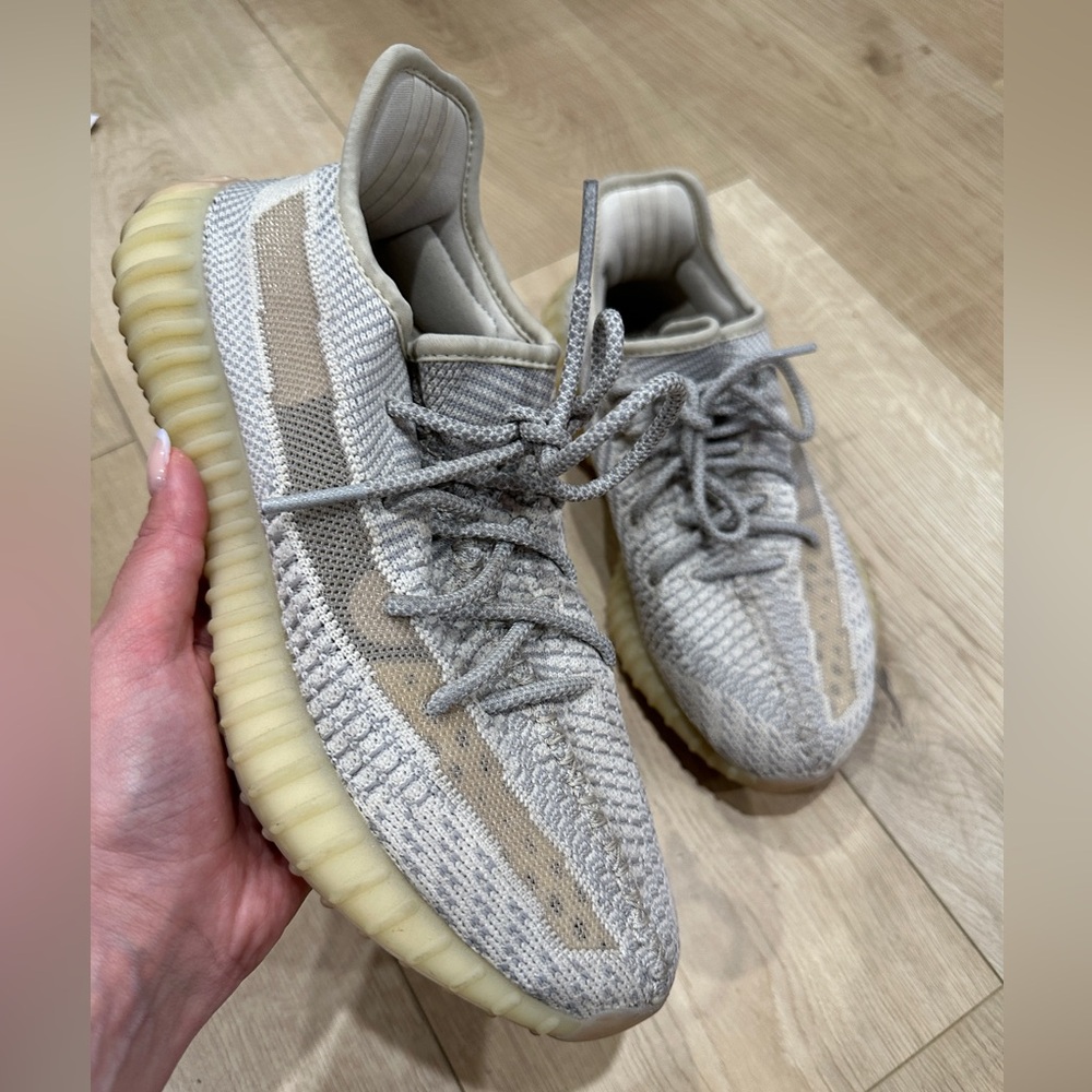Yeezy boost 350 V2. Womens 8.5 . Color lundmark. So comfy !!!